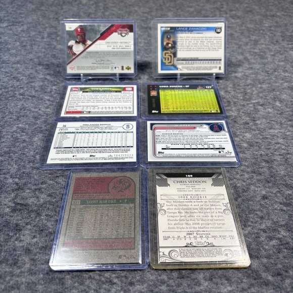 Assorted Baseball Card Lot - Picture 2 of 14